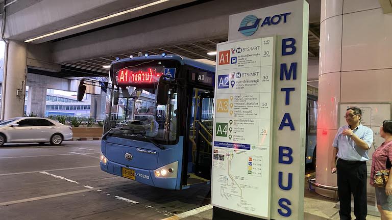 ドンムアン空港バス停